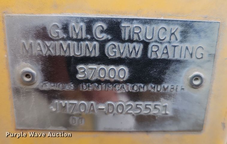 image for item DQ0281 1969 GMC 7500 fuel / lube truck