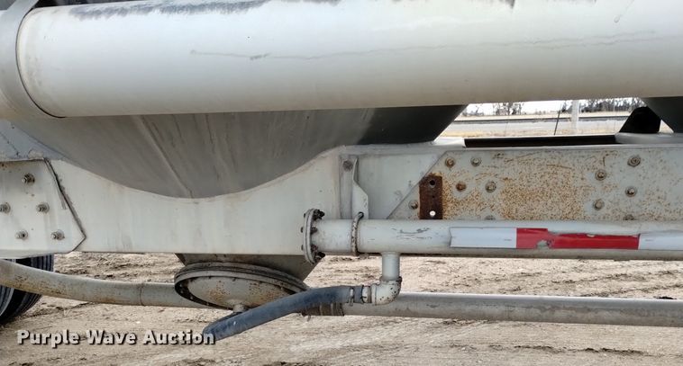 image for item DQ5969 1984 Hobbs HAB-F2-J 1000 pneumatic dry bulk trailer