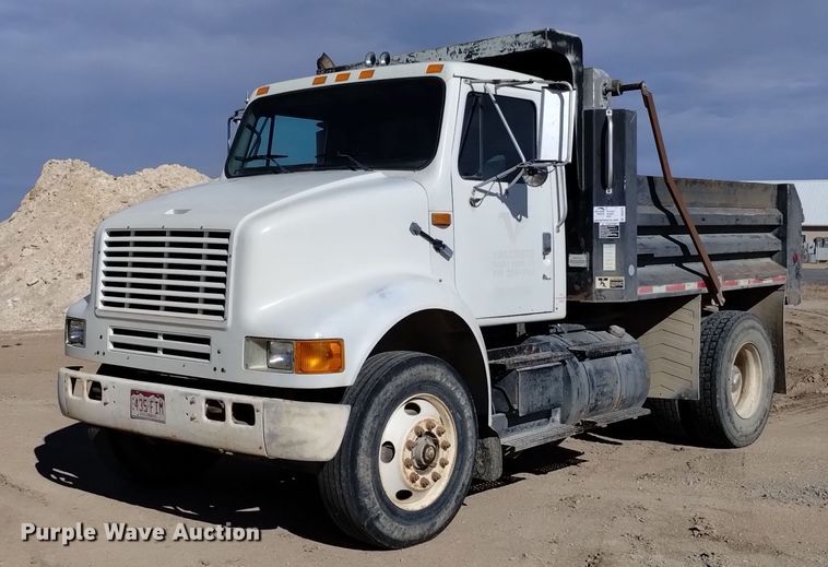 image for item DQ5970 1993 International 8100 dump truck