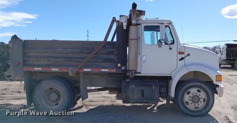 image for item DQ5970 1993 International 8100 dump truck