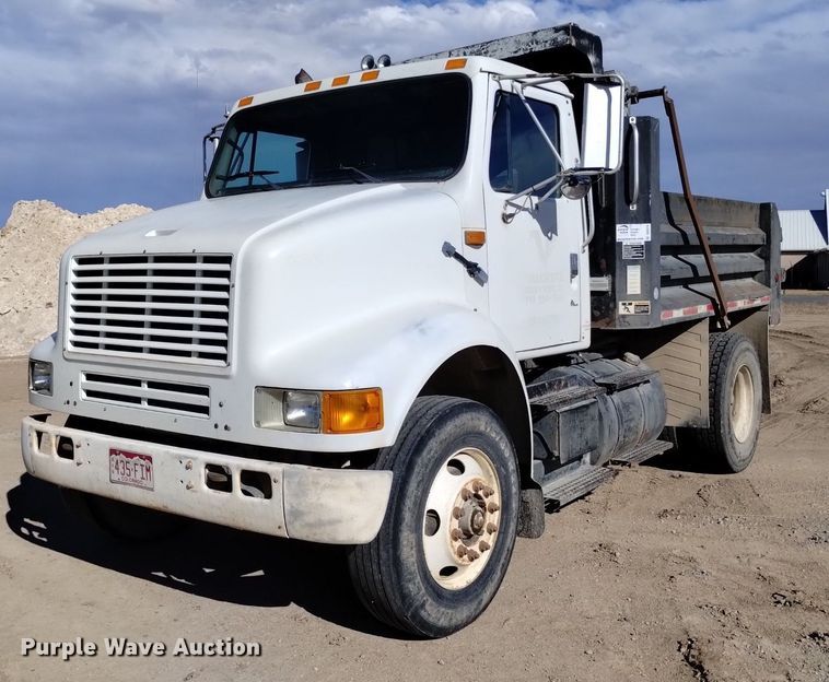 image for item DQ5970 1993 International 8100 dump truck