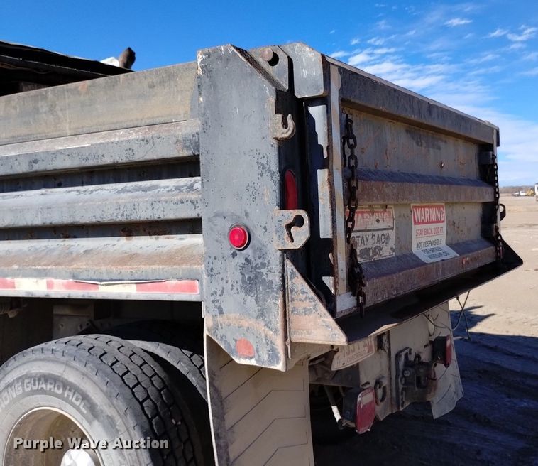 image for item DQ5970 1993 International 8100 dump truck