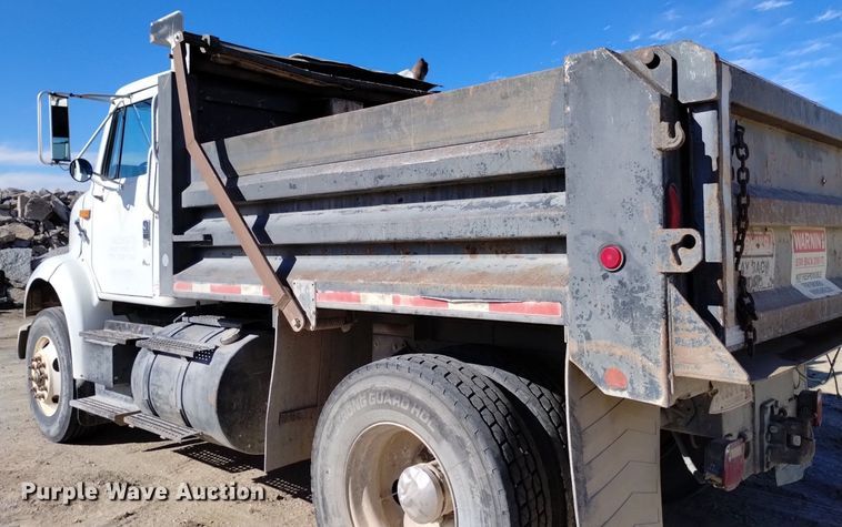 image for item DQ5970 1993 International 8100 dump truck