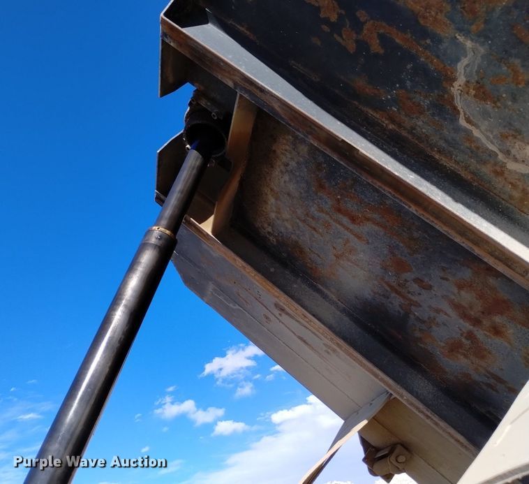 image for item DQ5970 1993 International 8100 dump truck