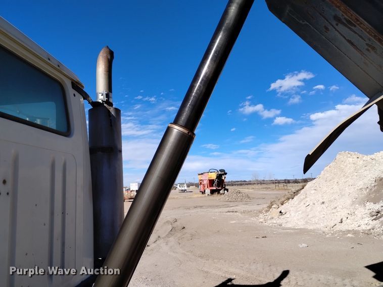 image for item DQ5970 1993 International 8100 dump truck