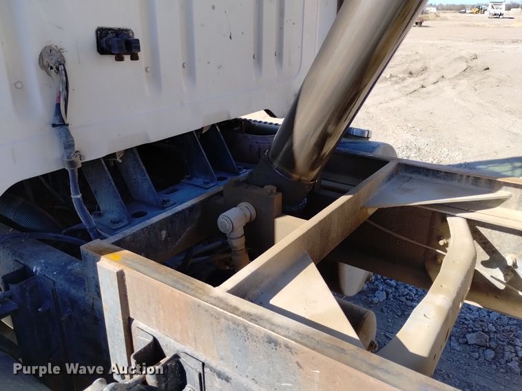 image for item DQ5970 1993 International 8100 dump truck