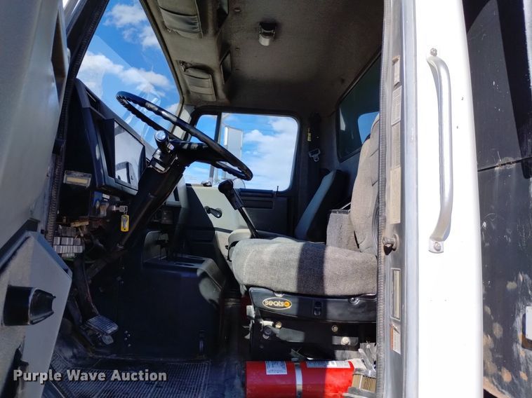 image for item DQ5970 1993 International 8100 dump truck