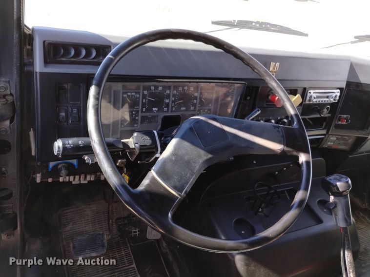 image for item DQ5970 1993 International 8100 dump truck