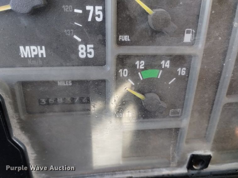 image for item DQ5970 1993 International 8100 dump truck