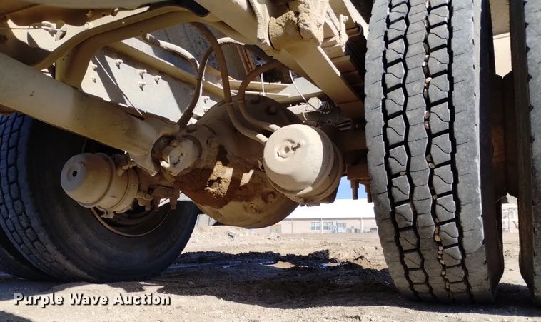 image for item DQ5970 1993 International 8100 dump truck