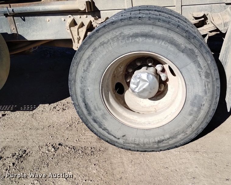 image for item DQ5970 1993 International 8100 dump truck