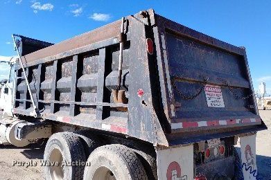 image for item DQ5971 2005 International 9400i dump truck