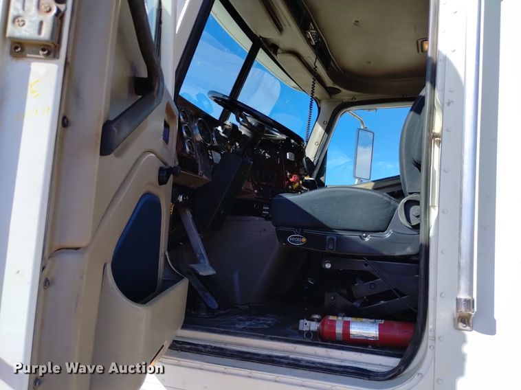 image for item DQ5971 2005 International 9400i dump truck