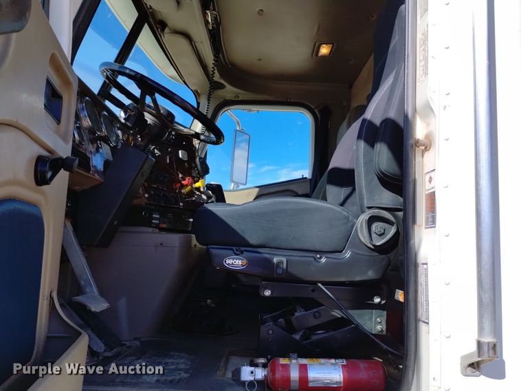 image for item DQ5971 2005 International 9400i dump truck