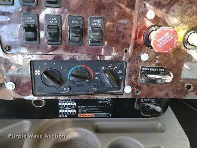 image for item DQ5971 2005 International 9400i dump truck