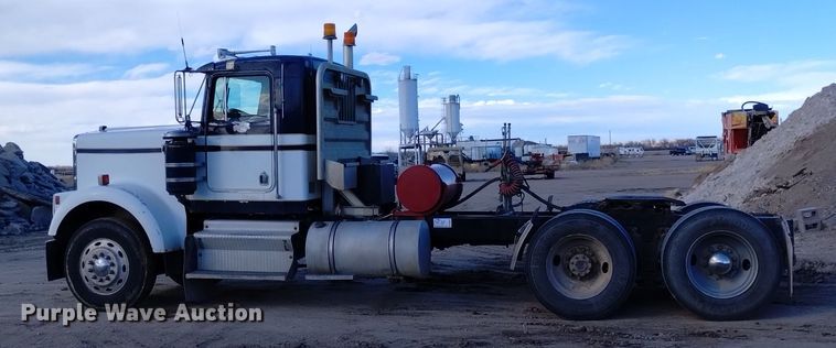 image for item DQ5973 1984 Kenworth  W900B semi truck