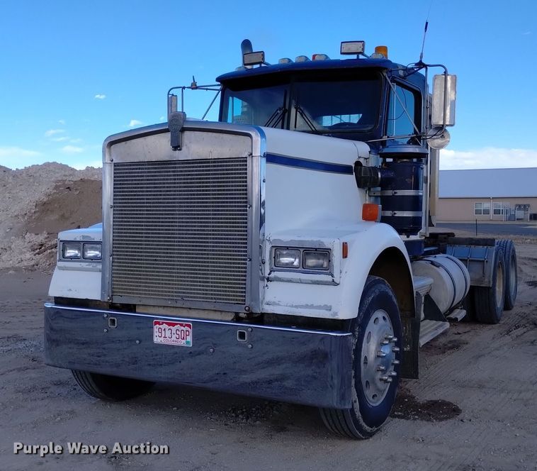 image for item DQ5973 1984 Kenworth  W900B semi truck