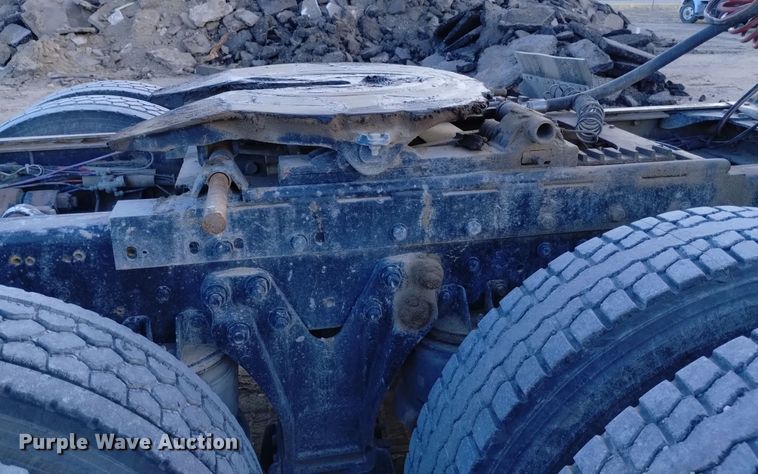 image for item DQ5973 1984 Kenworth  W900B semi truck