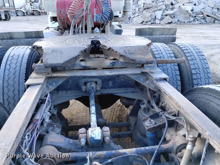 image for item DQ5973 1984 Kenworth  W900B semi truck