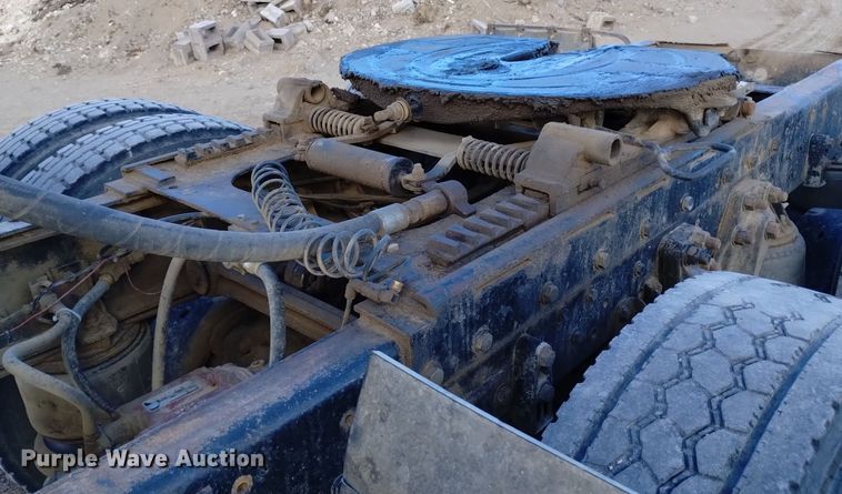 image for item DQ5973 1984 Kenworth  W900B semi truck