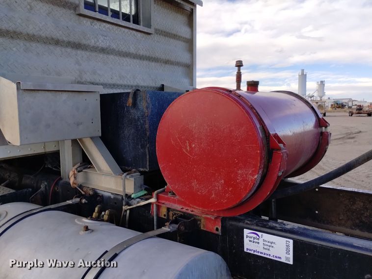 image for item DQ5973 1984 Kenworth  W900B semi truck