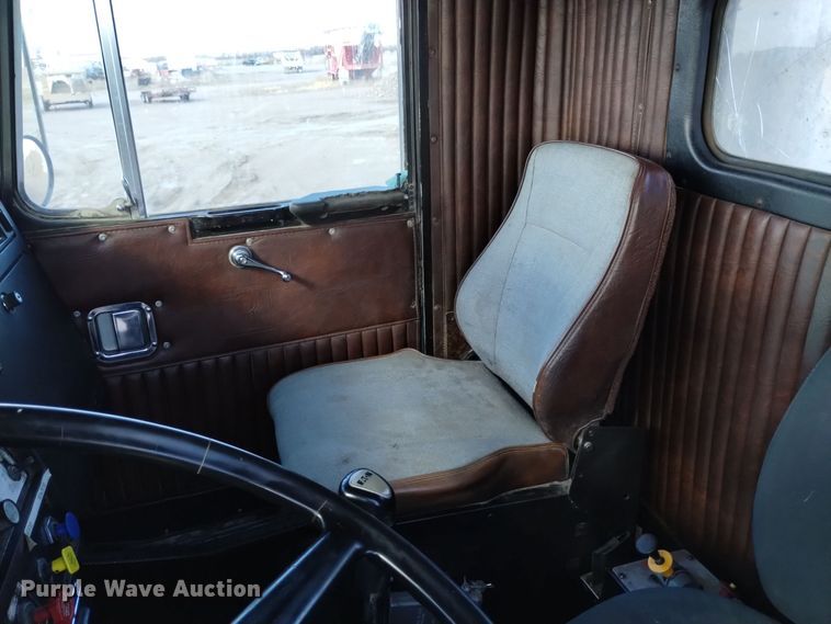 image for item DQ5973 1984 Kenworth  W900B semi truck