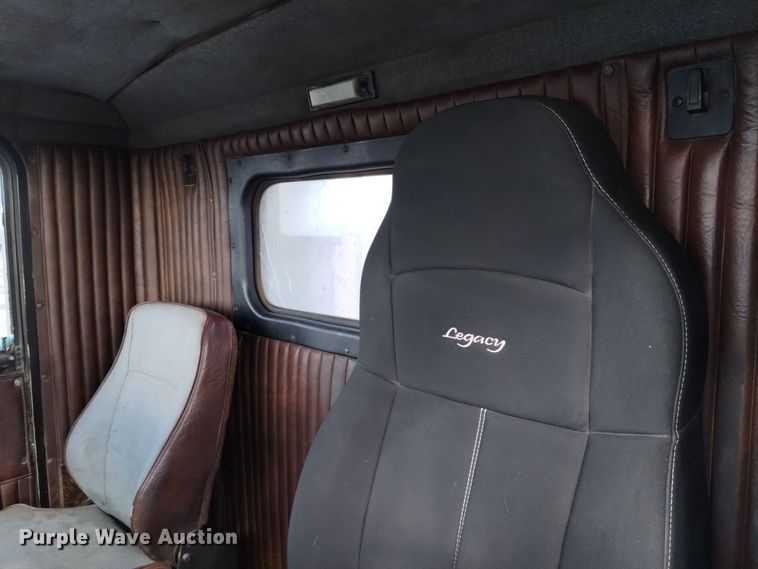 image for item DQ5973 1984 Kenworth  W900B semi truck