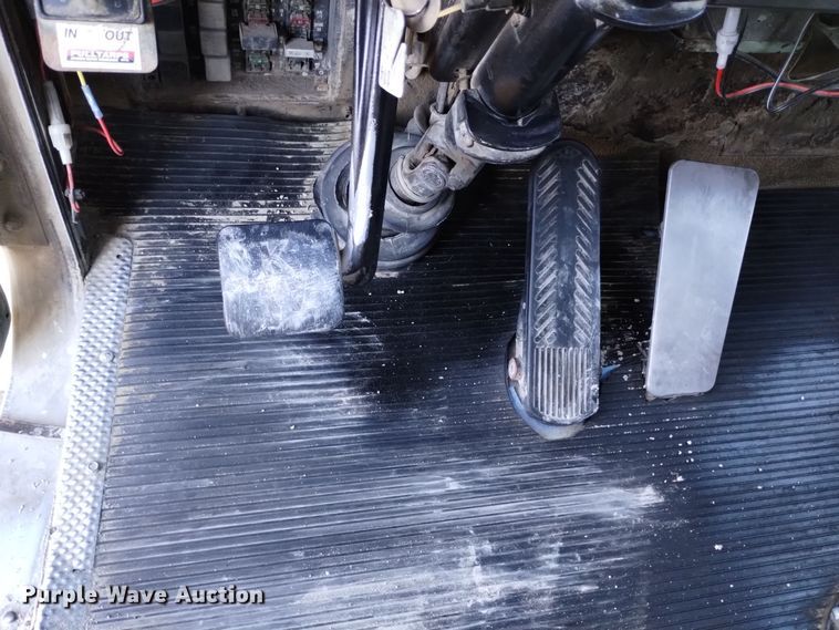 image for item DQ5973 1984 Kenworth  W900B semi truck