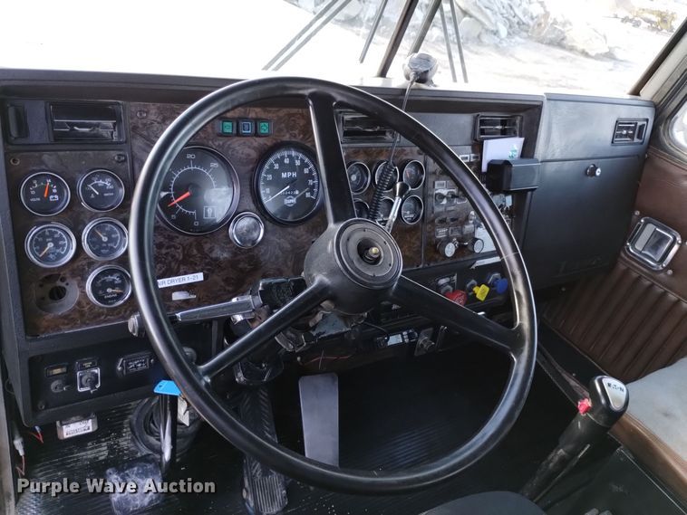 image for item DQ5973 1984 Kenworth  W900B semi truck