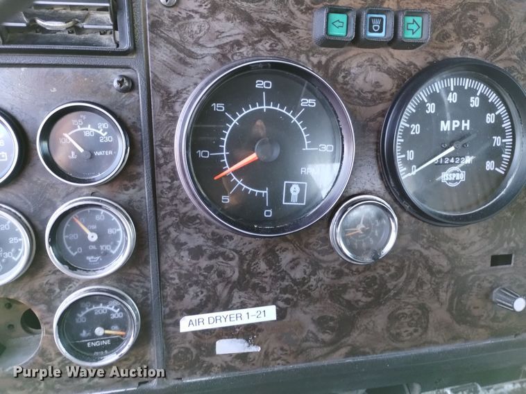 image for item DQ5973 1984 Kenworth  W900B semi truck