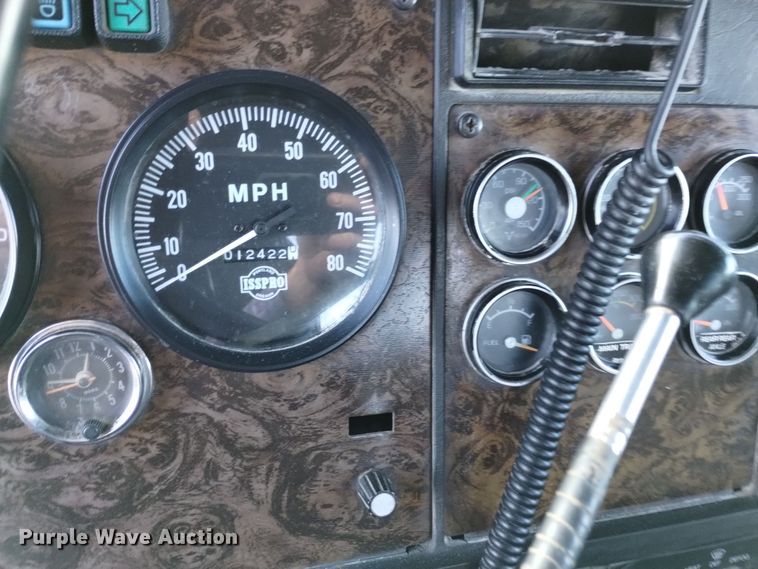 image for item DQ5973 1984 Kenworth  W900B semi truck