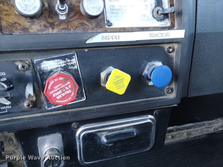 image for item DQ5973 1984 Kenworth  W900B semi truck