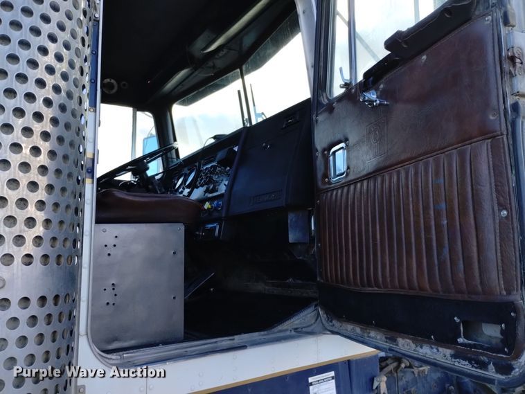 image for item DQ5973 1984 Kenworth  W900B semi truck