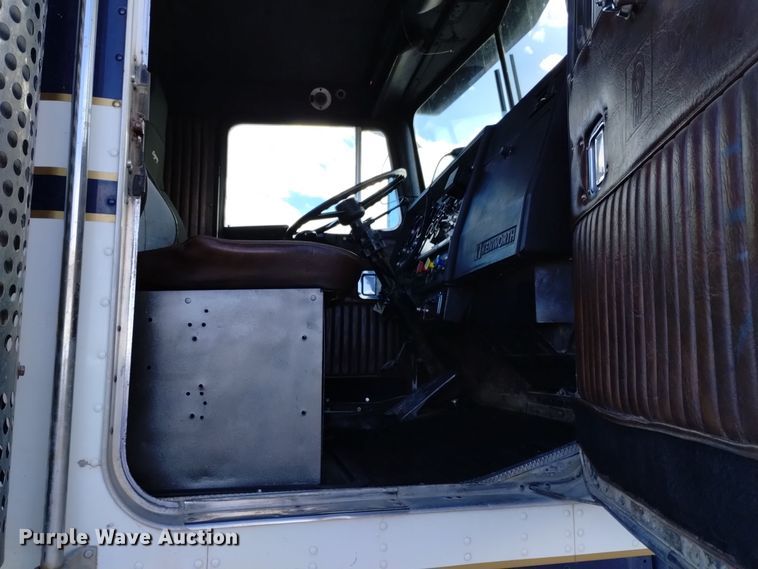 image for item DQ5973 1984 Kenworth  W900B semi truck