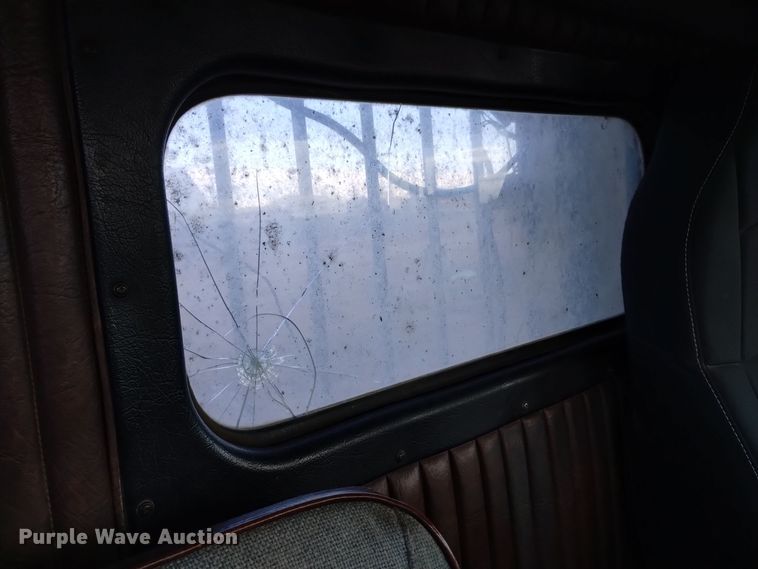 image for item DQ5973 1984 Kenworth  W900B semi truck