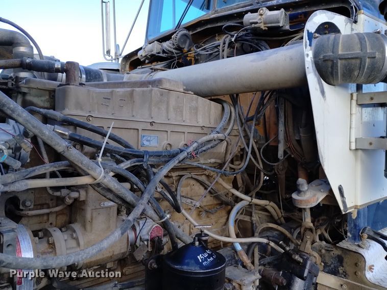 image for item DQ5973 1984 Kenworth  W900B semi truck