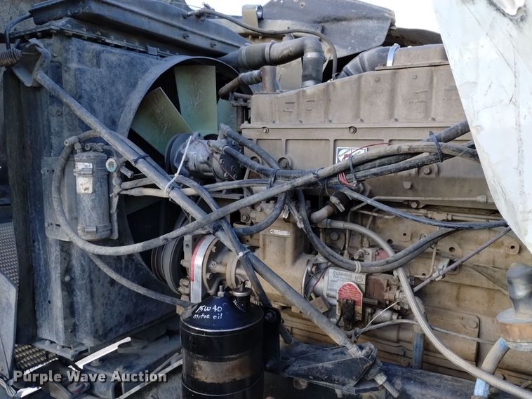 image for item DQ5973 1984 Kenworth  W900B semi truck