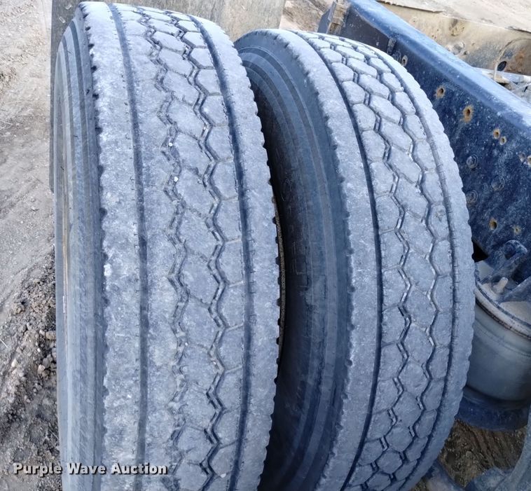 image for item DQ5973 1984 Kenworth  W900B semi truck