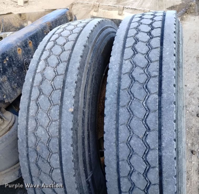 image for item DQ5973 1984 Kenworth  W900B semi truck