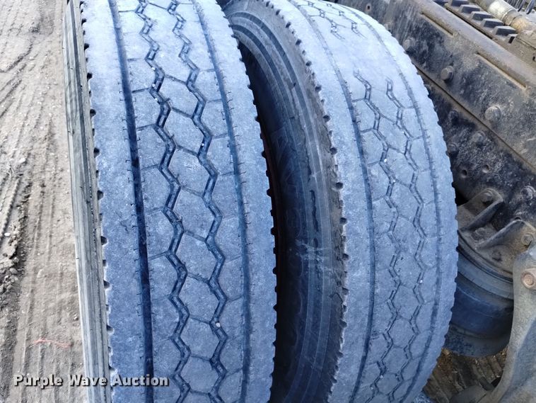 image for item DQ5973 1984 Kenworth  W900B semi truck