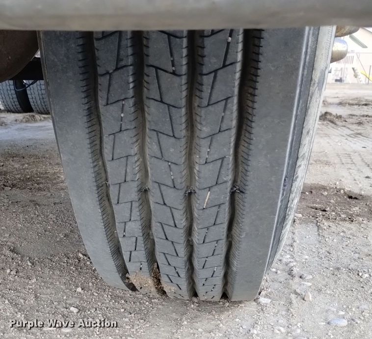 image for item DQ5973 1984 Kenworth  W900B semi truck