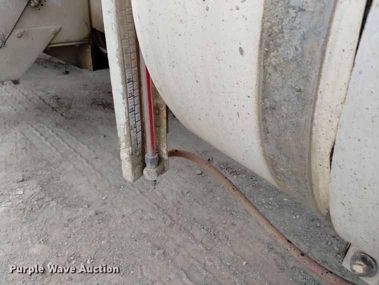 image for item DQ5975 1999 International 5000 ready mix truck