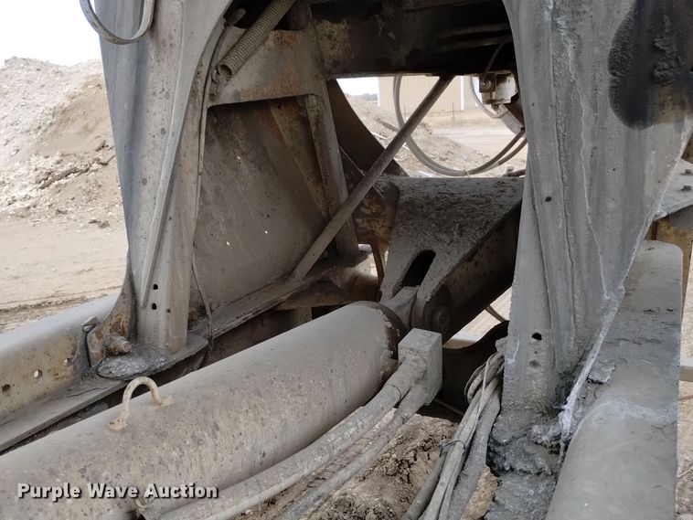 image for item DQ5975 1999 International 5000 ready mix truck