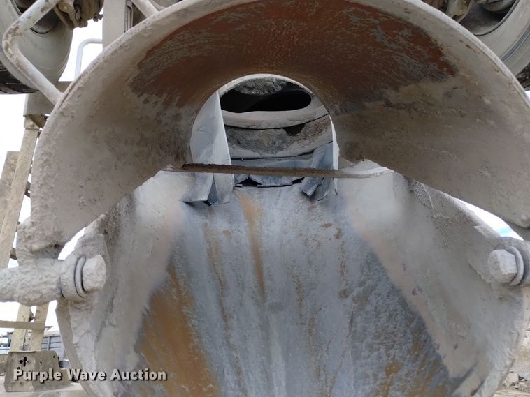 image for item DQ5975 1999 International 5000 ready mix truck