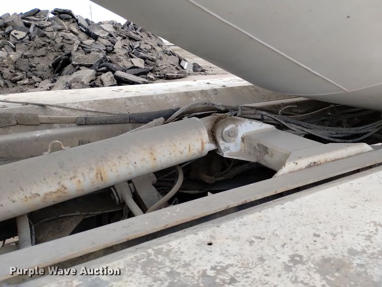 image for item DQ5975 1999 International 5000 ready mix truck