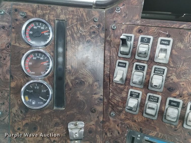 image for item DQ5975 1999 International 5000 ready mix truck