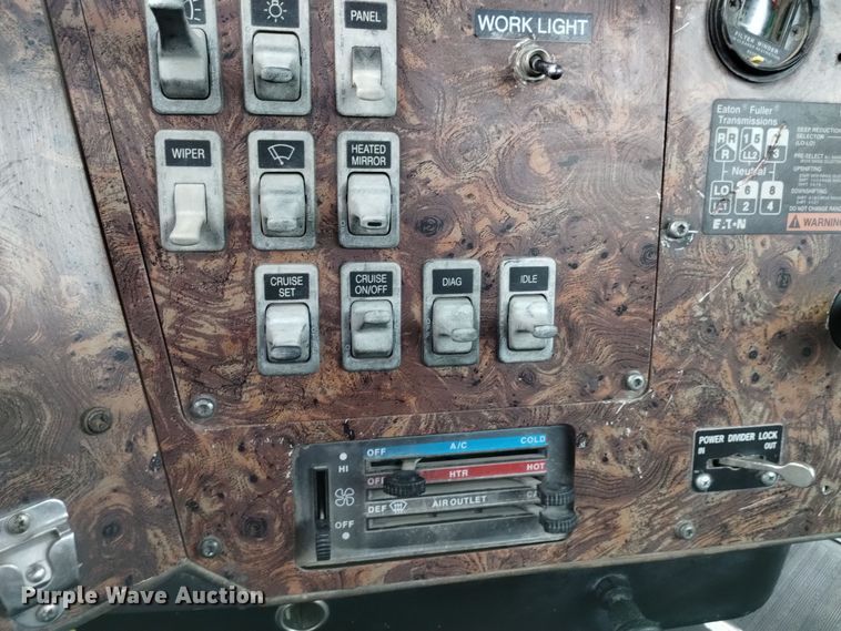 image for item DQ5975 1999 International 5000 ready mix truck