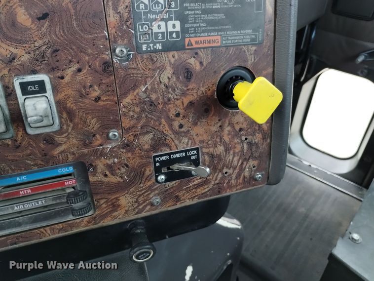 image for item DQ5975 1999 International 5000 ready mix truck