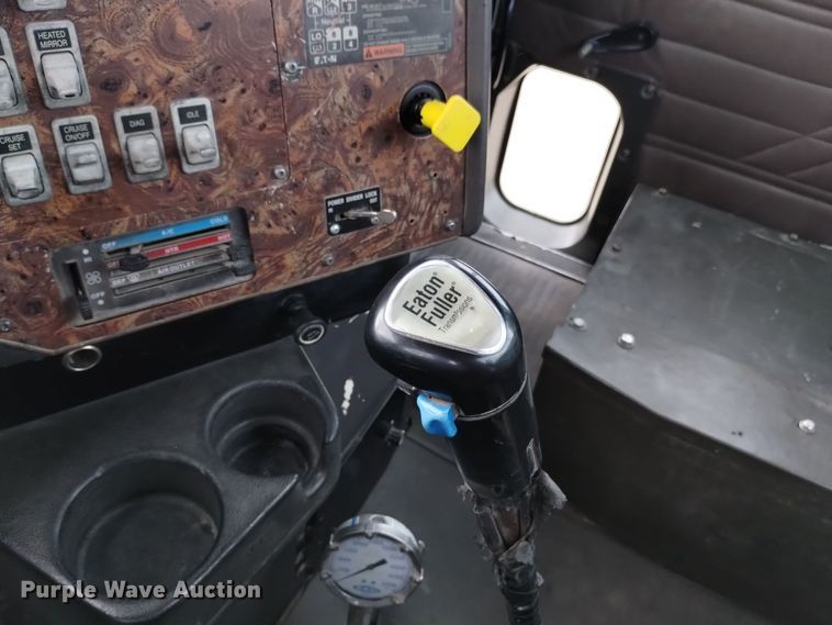 image for item DQ5975 1999 International 5000 ready mix truck