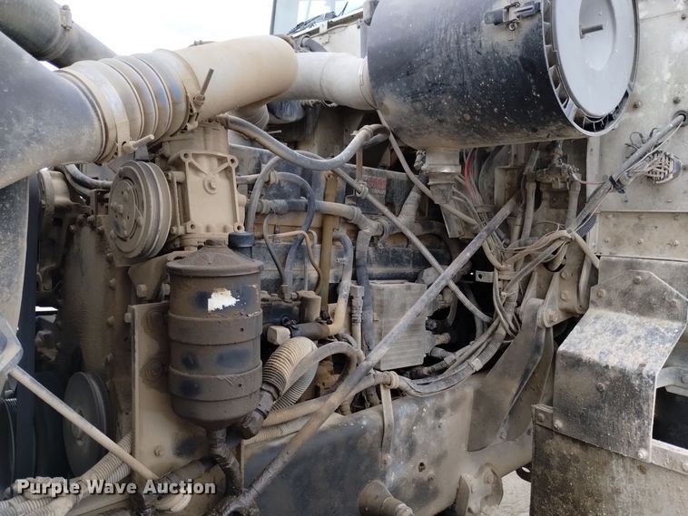 image for item DQ5975 1999 International 5000 ready mix truck